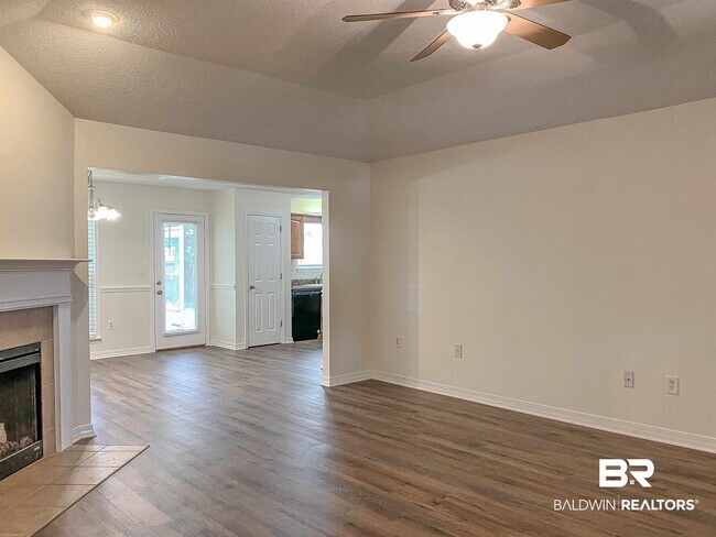 Building Photo - 16648 Vanilla Dr
