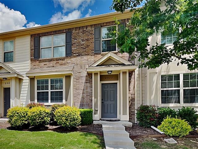 Foto principal - 2917 Peyton Brook Dr