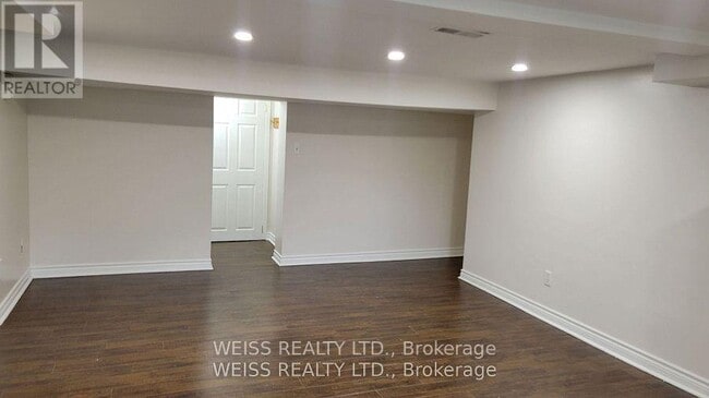 Building Photo - 76 Charleswood Dr