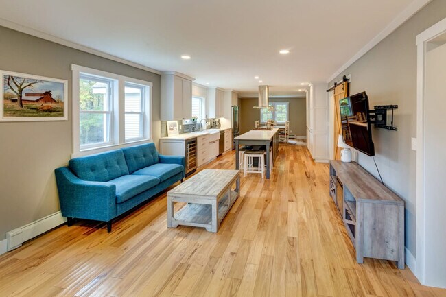 Foto del edificio - 941 Brush Hollow Rd