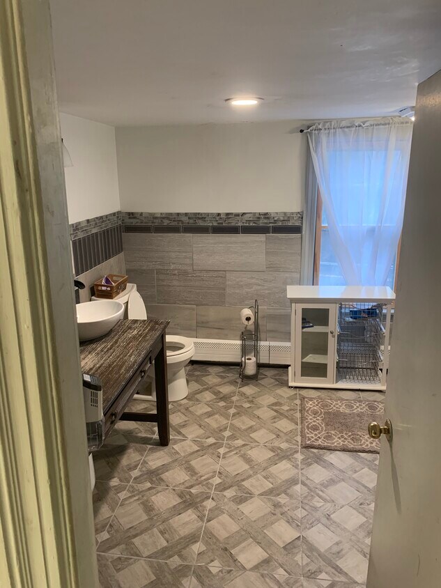 Foto del edificio - 64 Elmwood Ave