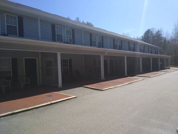 Primary Photo - Pilot Grove Apartments, 3br 2ba $975.00