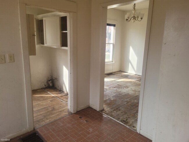 Building Photo - 2 br, 2 bath House - 904 East Nebraska Avenue