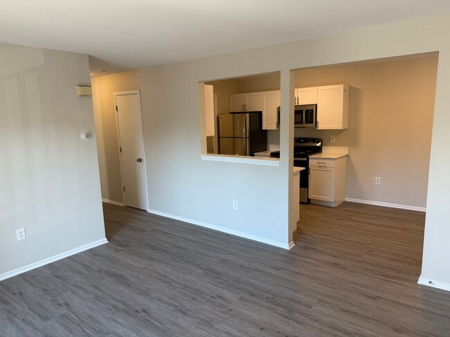 Building Photo - Woods at King George Apartments