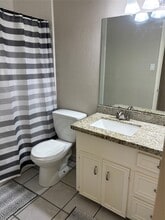 Building Photo - 1819 Hanbury Ct