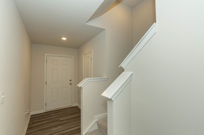 Foto del edificio - 3 Bed, 2 Full/2 Half Bath, Well Maintained...