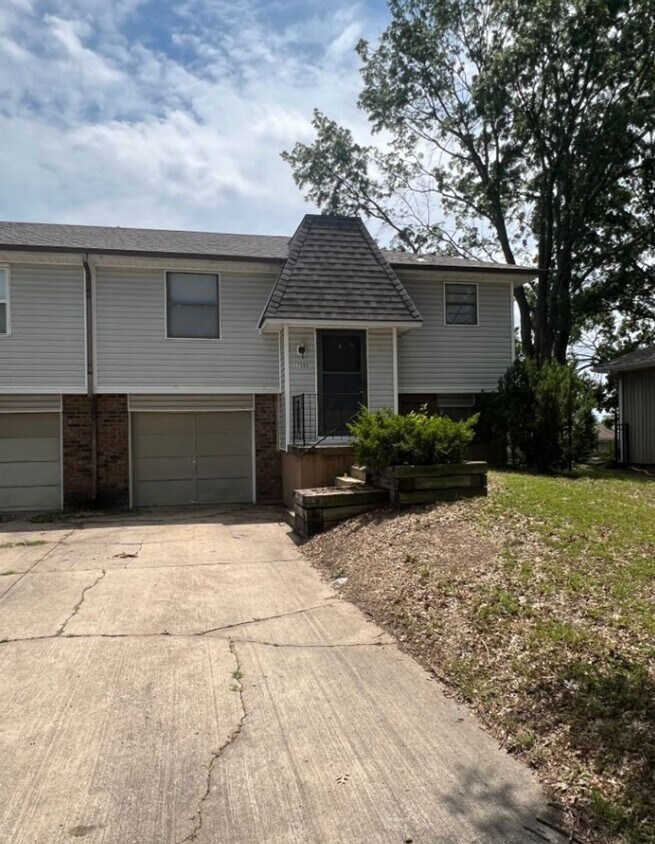 Foto principal - Spacious Duplex with Finished Basement & G...