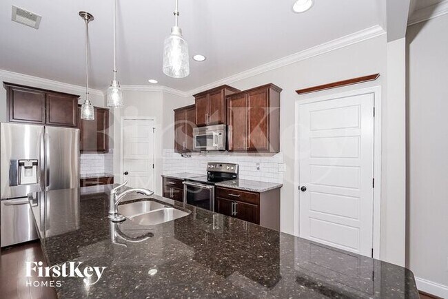 Building Photo - 4164 Gardenia Ln