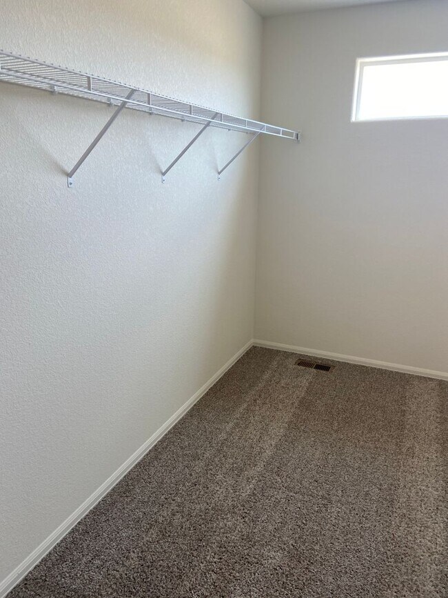 Foto del edificio - 3 bedroom, 3 bath home in Raindance Commun...