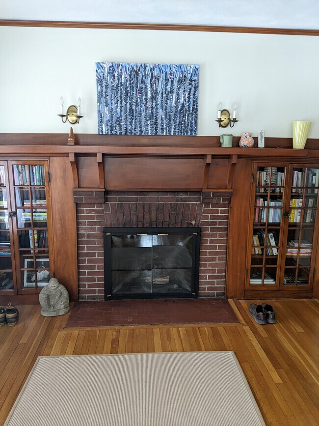 Gas fireplace - 151 Maplewood St