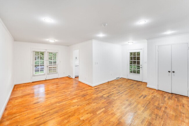 Building Photo - Prime Gastonia Location – Cozy Brick Home ...