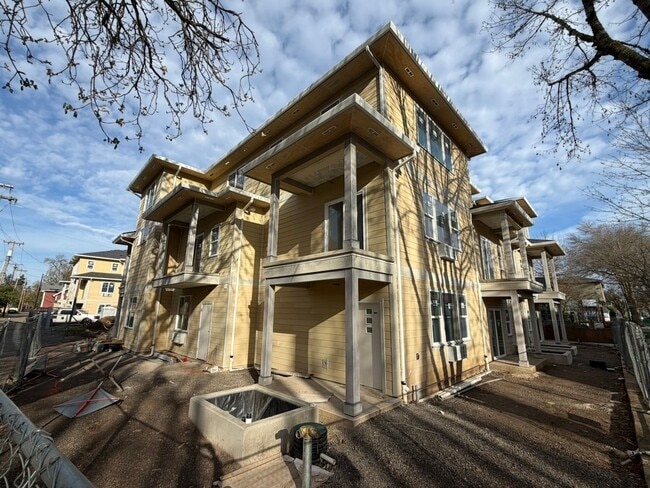 Photo - Lincoln St. Apartments