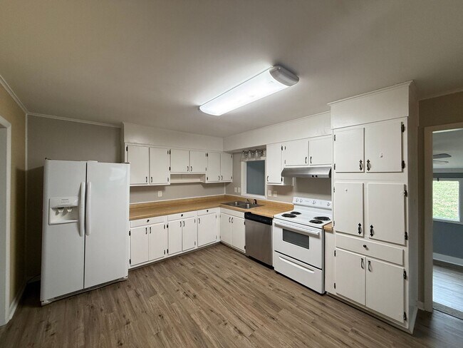 Foto del edificio - 213 Foxcroft Dr