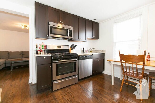 Foto del edificio - 1629 W Huron St