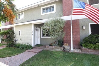 Building Photo - 1671 Tustin Ave