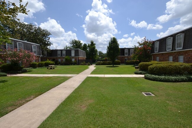 Photo - Newly updated, 2 bedroom, 2 bath Condo at Westdale Club Condos