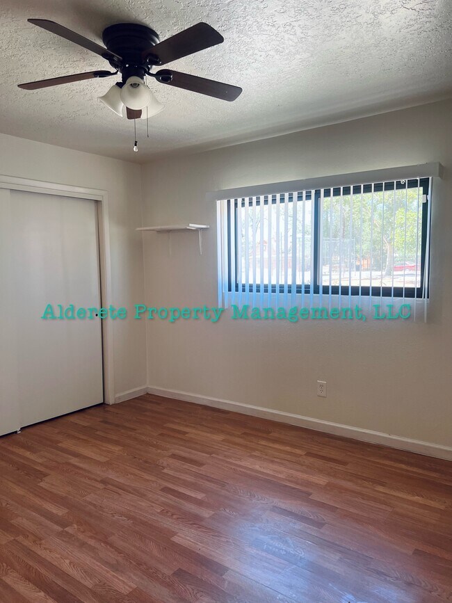 Foto del edificio - 208 Cromwell Ave SE