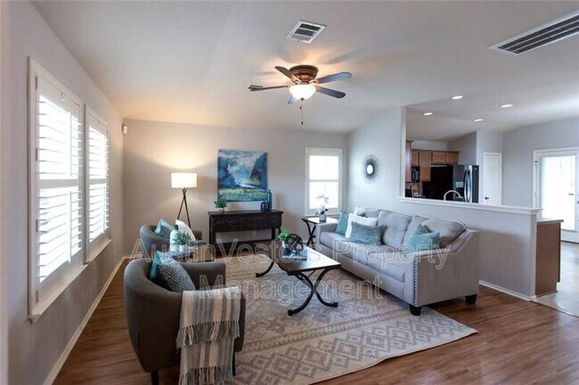 Foto del edificio - 1612 Corn Hill Ln