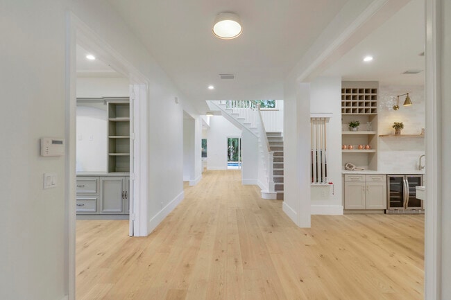 Foto del edificio - 142 Segovia Way