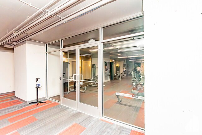 Building Photo - 565 W Quincy-907