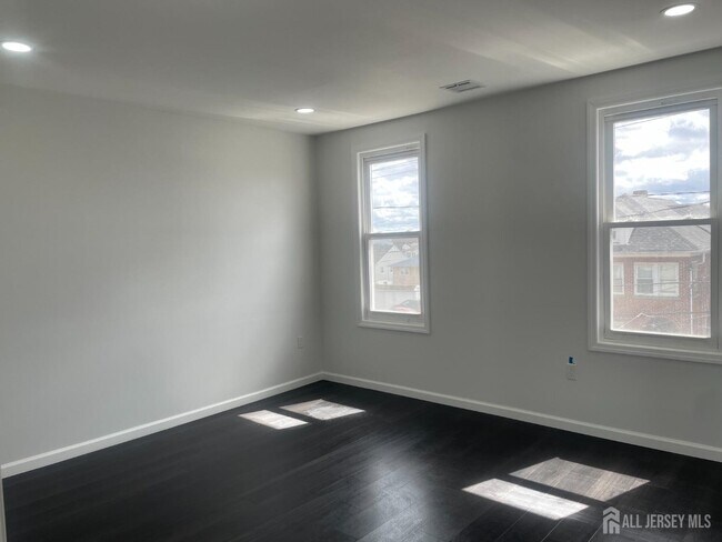 Building Photo - 42 Fitch St