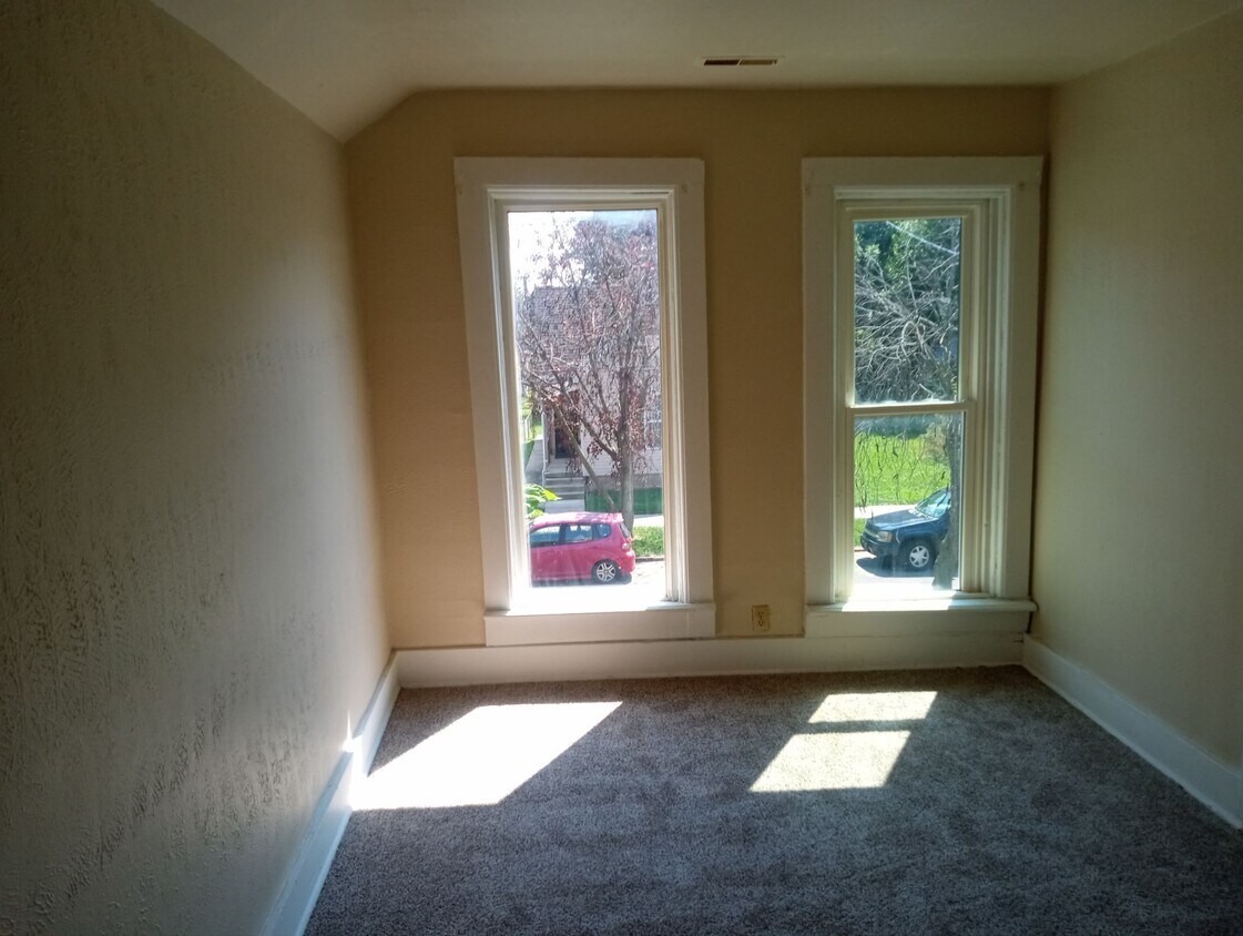 Foto principal - 135 Everett St