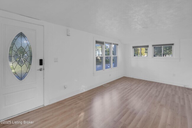 Foto del edificio - 120 E Ashland Ave