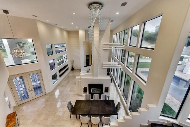 Building Photo - 5216 Silver Lake Dr