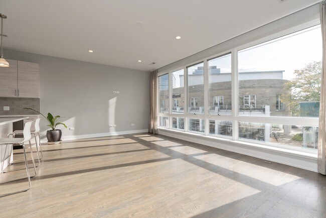 Foto del edificio - 1625 N Clybourn Ave