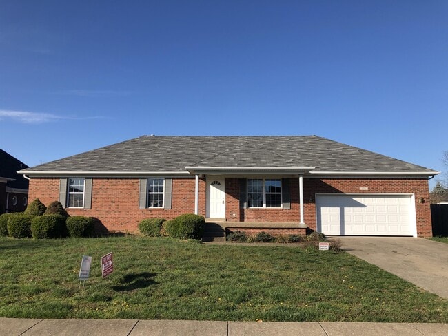 Building Photo - 576 Circle Valley Dr