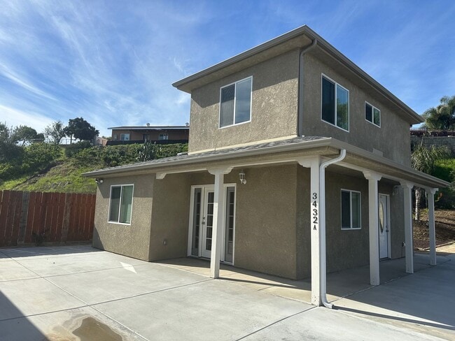 Foto del edificio - EGAN STREET TRIPLEX