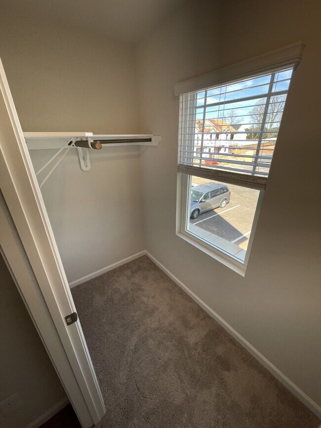 Foto del edificio - 2 Bedroom 2.5 Bathroom Townhome!