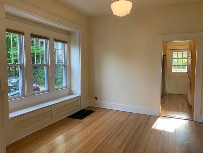 Foto del edificio - 430 S Henderson St