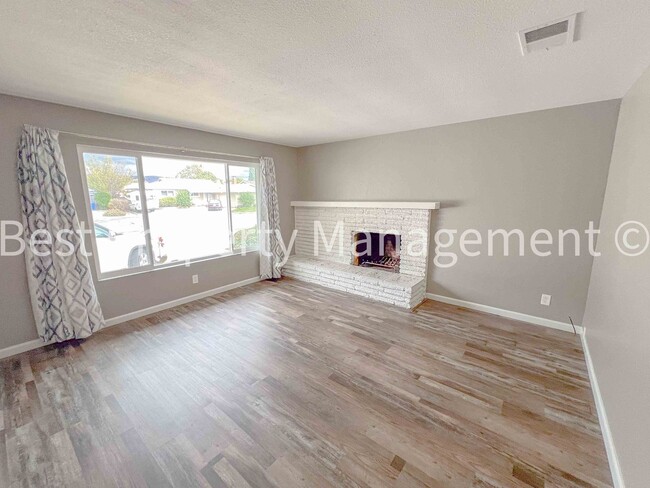 Foto del edificio - Remodeled Great Shape Patterson Area Singl...