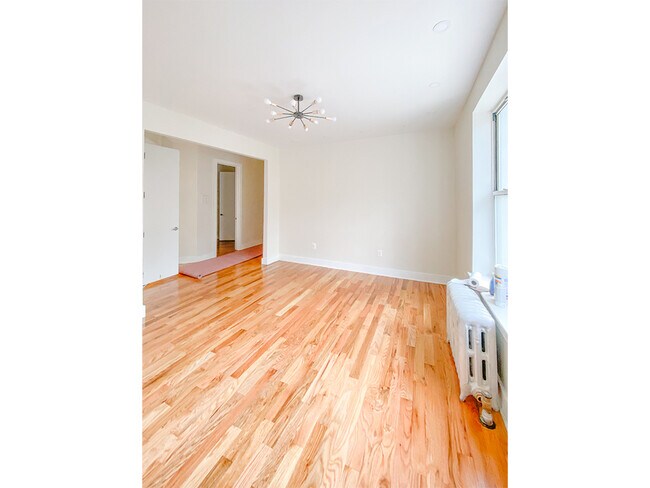 Foto del edificio - 526 Dahill Rd