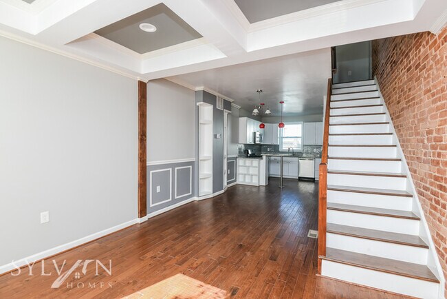 Building Photo - Prepare to fall in love with this 3 BR, 2 ...