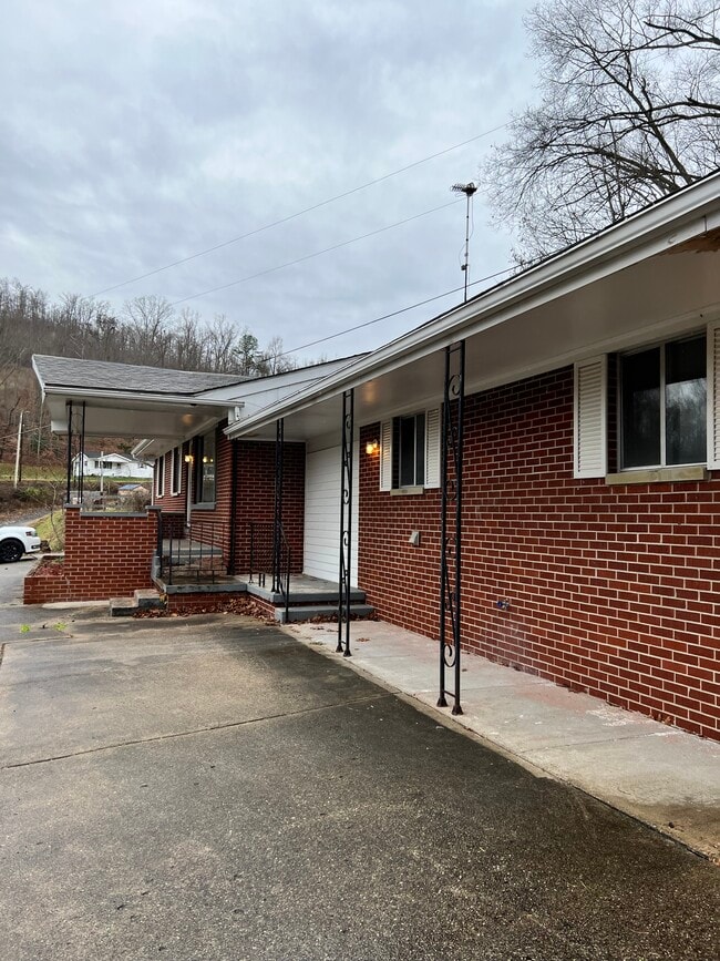 Building Photo - 7886 Co Rd 15