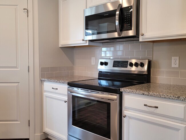 Foto del edificio - 17906 Hensley Ridge Pl