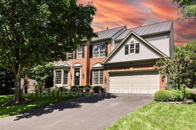 Primary Photo - 610 Diskin Pl SW
