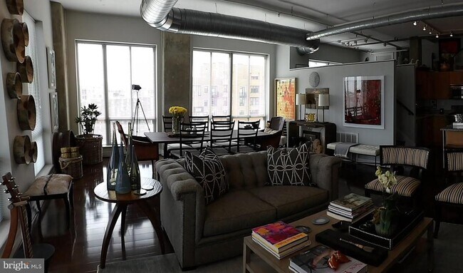 Foto del edificio - 301 Massachusetts Ave NE
