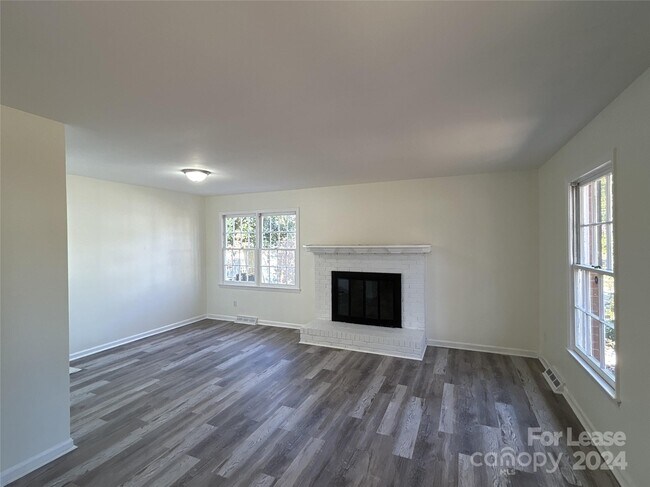 Building Photo - 7010 Marlbrook Dr