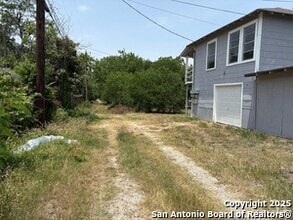 Building Photo - 538 Kayton Ave