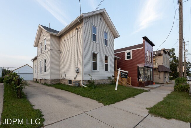 Building Photo - 5 br, 2 bath House - 524 Merritt Avenue