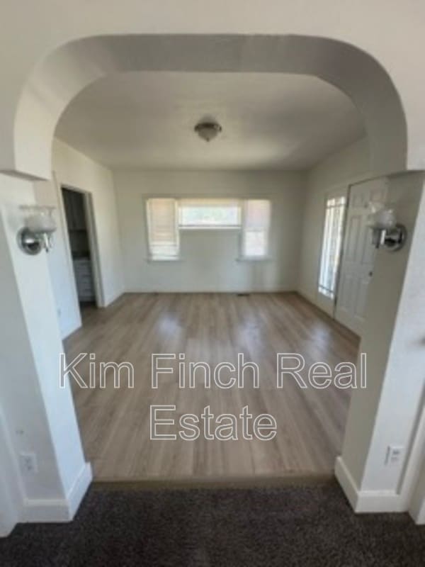 Building Photo - 591 E 300 N