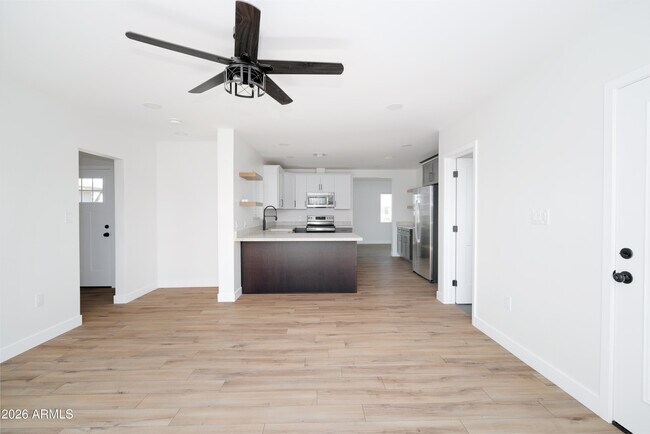Foto del edificio - 2309 N 82nd St
