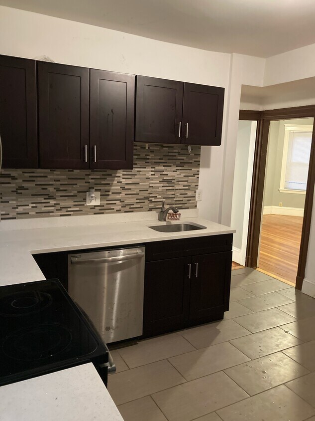 Foto principal - 98 Topliff St