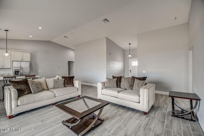 Foto del edificio - 38538 W San Juan Ave