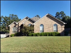 Building Photo - 209 Chalamont Ln Building Photo - 209 Chalamont Ln