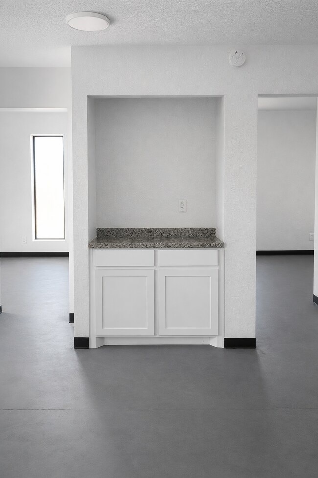 Foto del edificio - 7030 W Wilshire Blvd