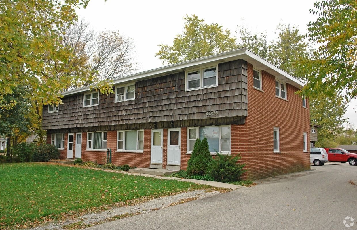 4826 Green Bay Rd, Racine, WI 53404 Apartments in Racine, WI